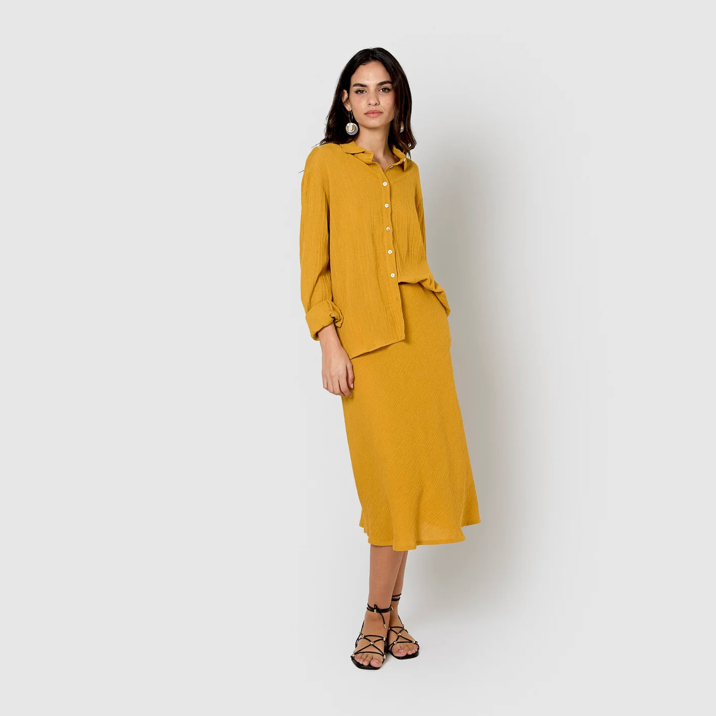 Falda midi evasé algodón lino ocre