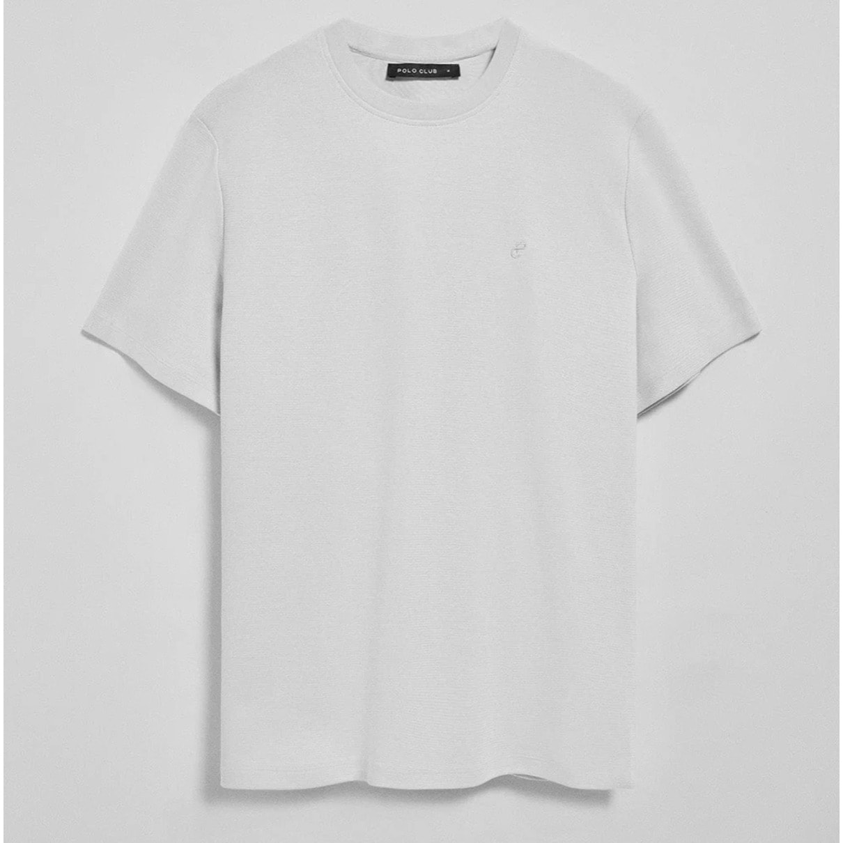 Camiseta blanca microestructura con monograma bordado PC