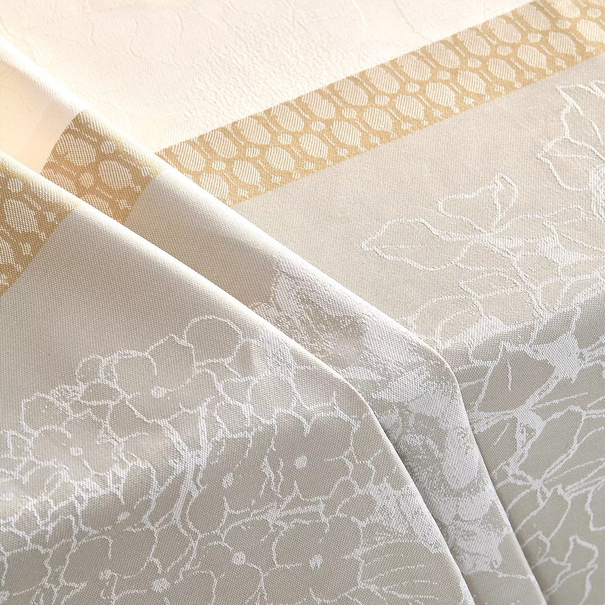 Chemin de table pur coton motif jacquard beige Mille hortensias naturel
