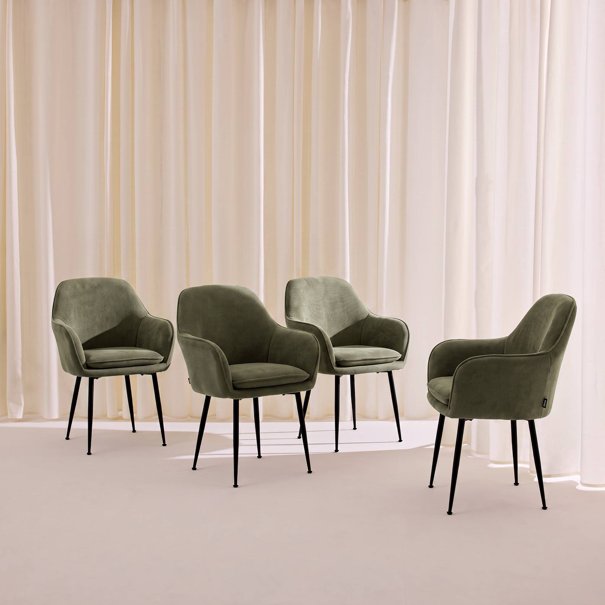 Fauteuil velours côtelé et pieds métal (lot de 4) SHELLA