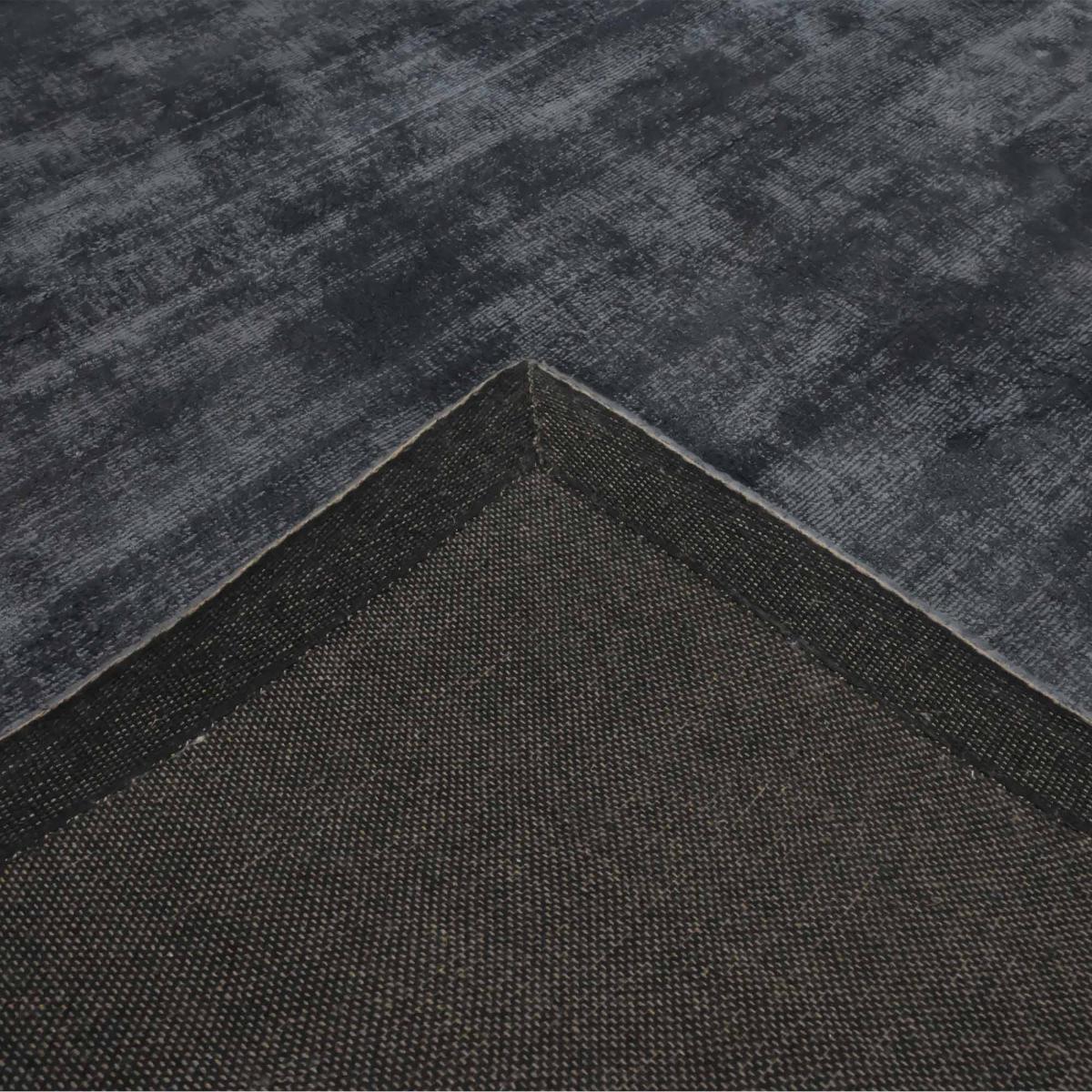 Tapis artisanal doux et soyeux tufté main en viscose