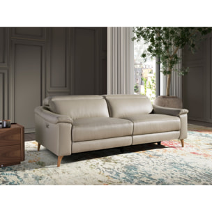 Sofá relax de 3 plazas tapizado en piel de origen vacuno en gris taupe con reposacabezas patas de madera en miel 2 sistemas de relax eléctrico 208x104x102cm