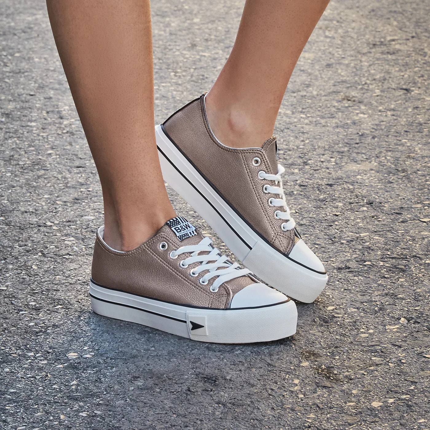 Zapatillas Plataforma Metálicas B&W