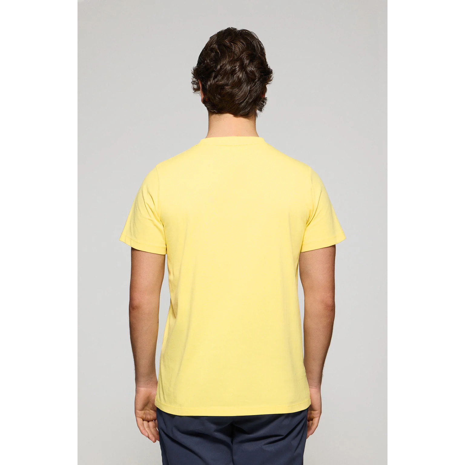 Camiseta amarilla con cuello redondo y bordado Rigby Go