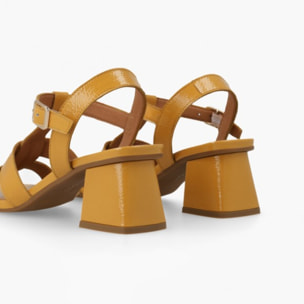 SANDALIAS AMARILLAS MIL5214-GO