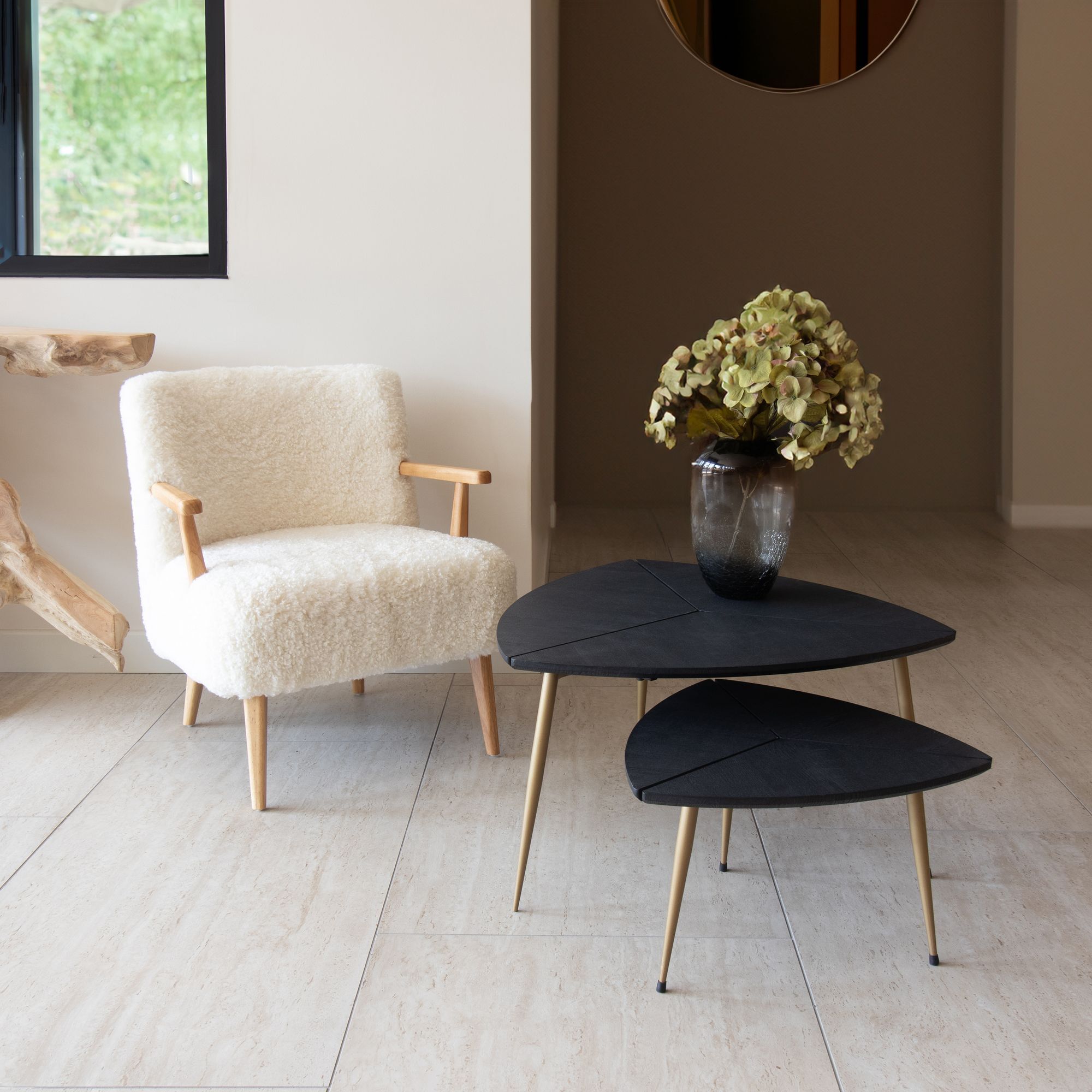 Lot de 2 tables gigognes finition bois et pieds en métal doré SAKURA