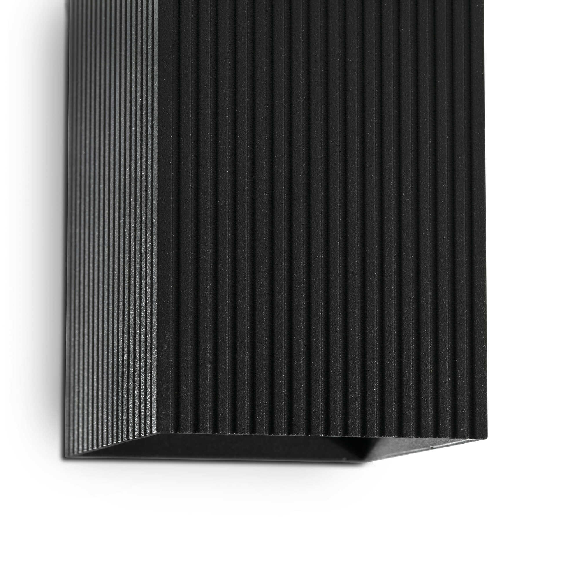 LUNE 2L Applique carré noire cannelée