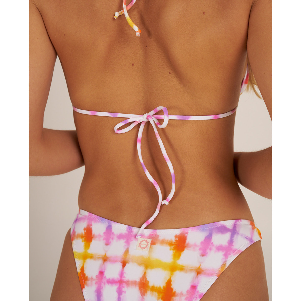 Braga de bikini en forma de uve con estampado tie-dye