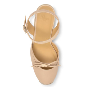 Alpargata Cyra cuña de yute en napa con lazito decorativo