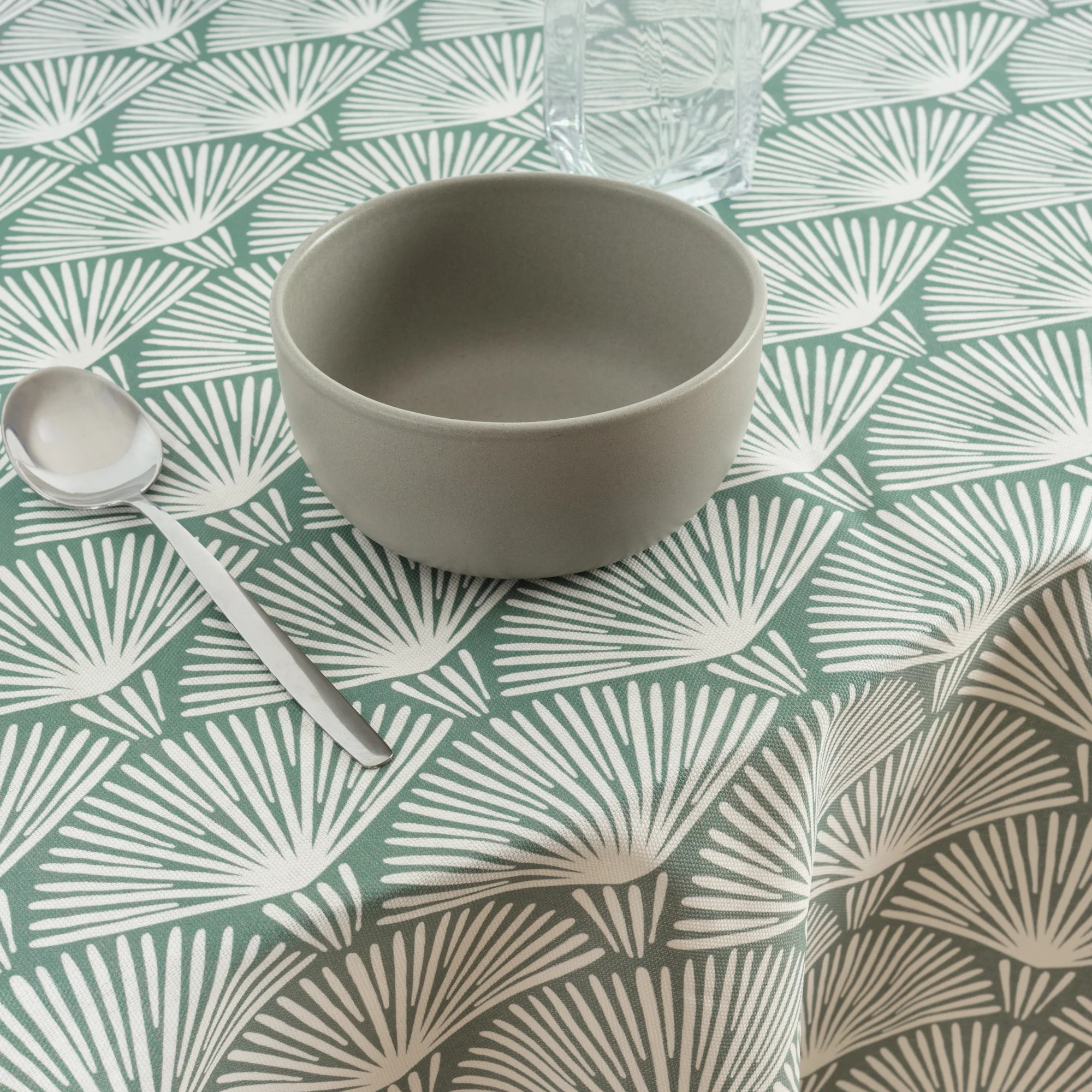 Nappe ronde en résine anti-taches ASENA 4