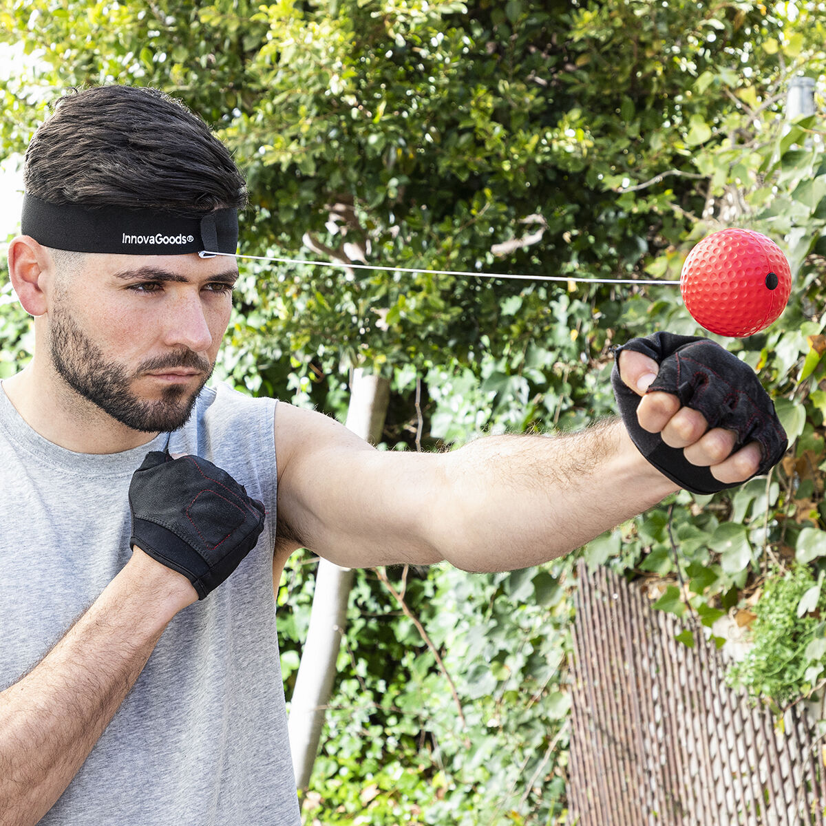 Pack Set de Pelotas de Entrenamiento y Reflejos y Máquina de Boxeo Musical Recargable InnovaGoods