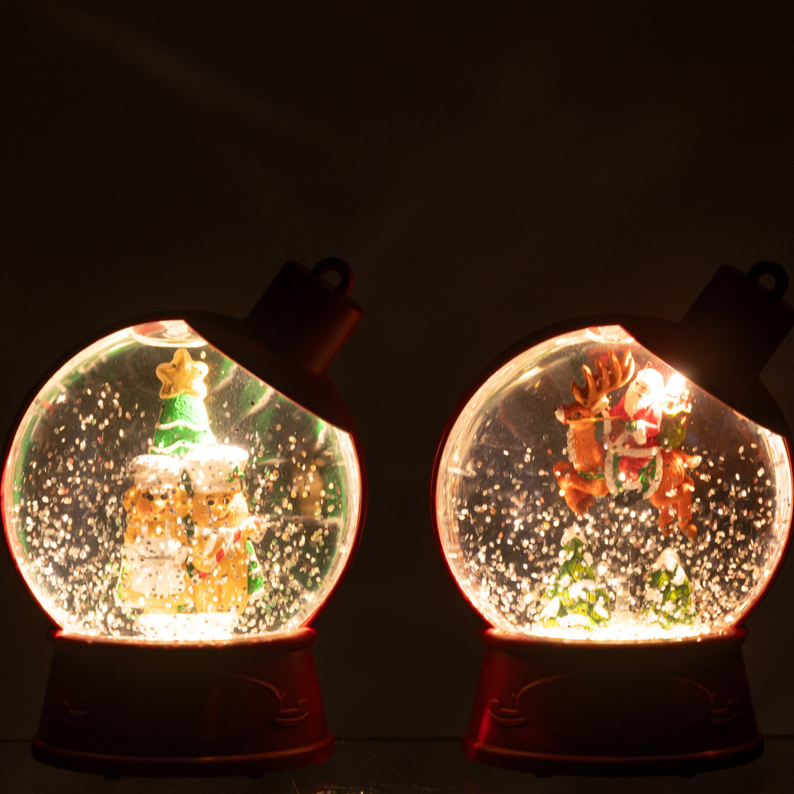 J-Line suspension Boule À Neige Bonhomme Pain D'épice + Père Noël - plastique - bordeaux - 2 pcs