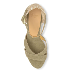 Sandalia Bruna cuña de yute con escote en v y pulsera