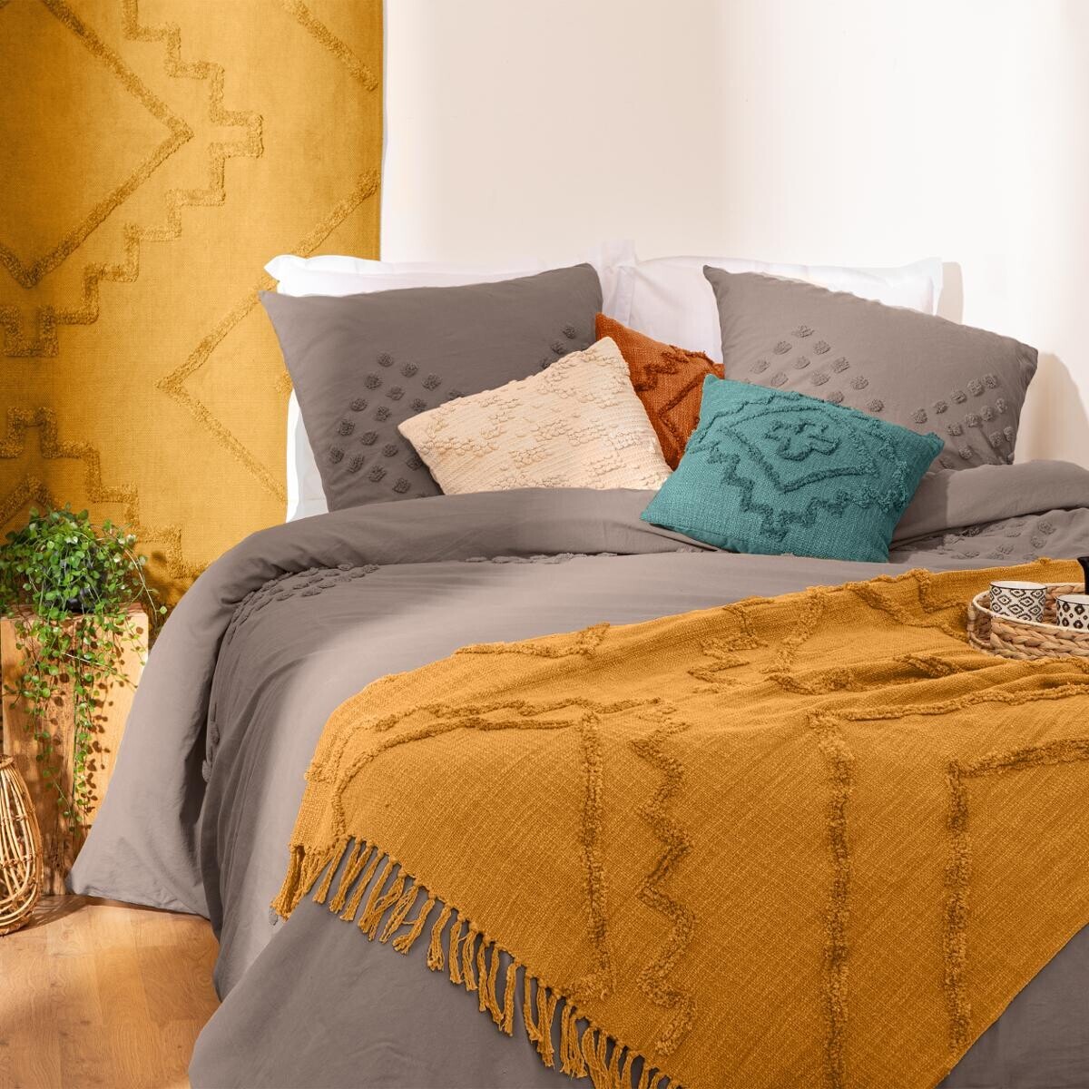 Jeté de lit "Inca" coton tufté jaune moutarde 130x180cm