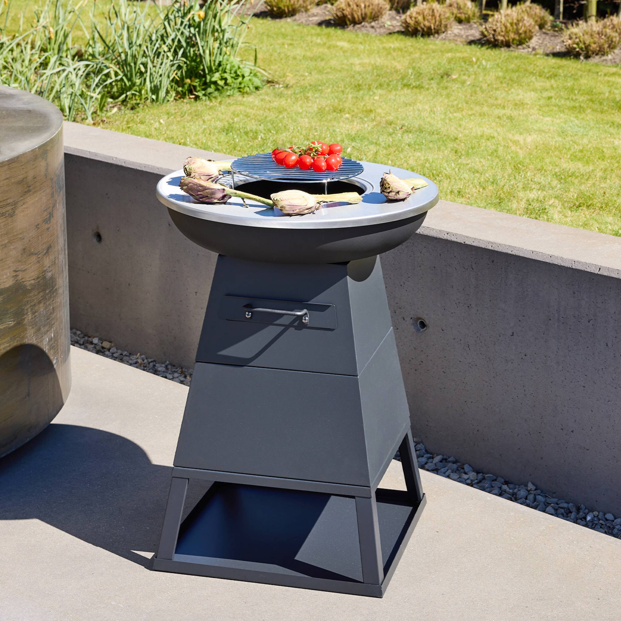 Brasero barbecue Ø59cm avec espace de rangement IZALCO