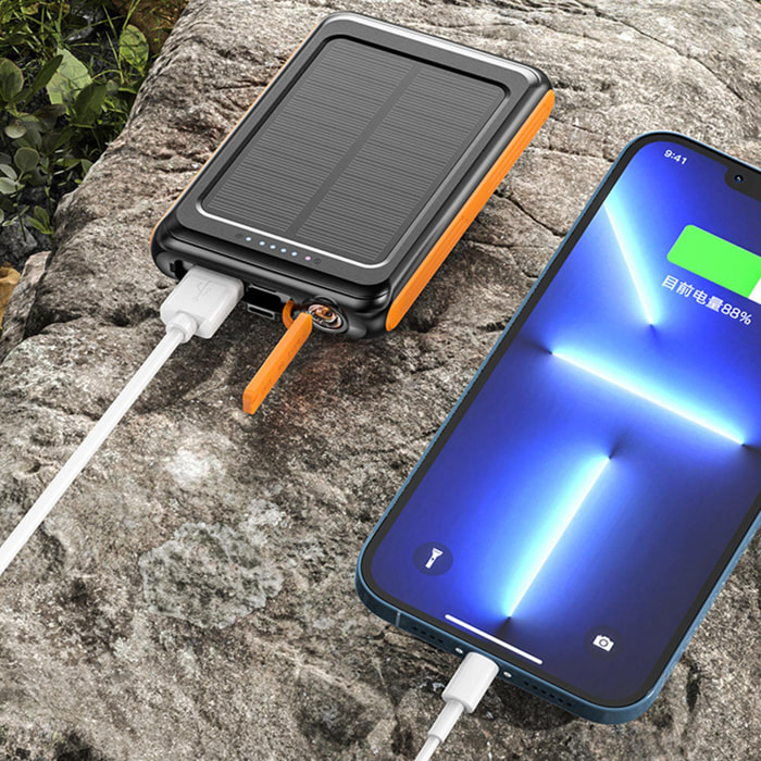 Powerbank solare da 5.000 mAh con ricarica wireless da 5 W compatibile con Magsafe. Uscita USB. Torcia a led integrata.