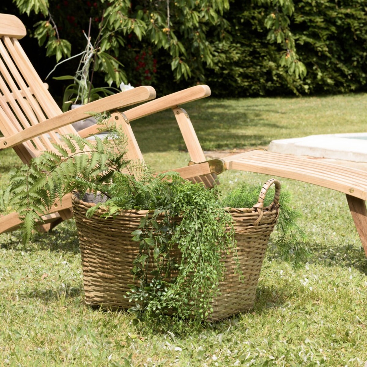 HECTOR - Pot de fleur ovale 60x53cm en bambou naturel avec anses