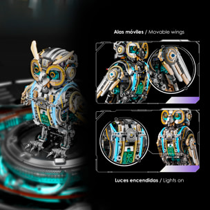 Maqueta 3D mecanizada de buho con 1296 piezas, equipada con luces y mecanismo de manivela que permite movimiento dinámico.