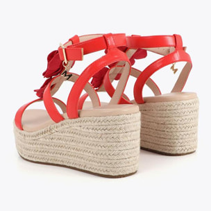 Zeppa con decorazioni floreali