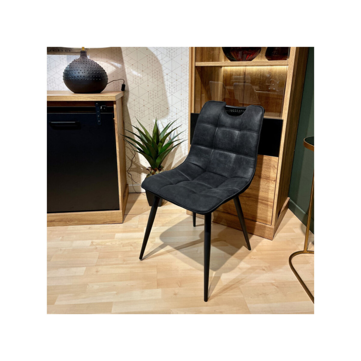 Chaise microfibre effet simili, poignée et pieds noirs - SPOOKY 2