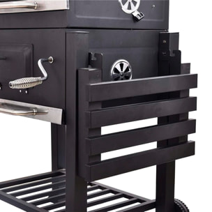 Barbecue a carbone portatile di grande dimensione.