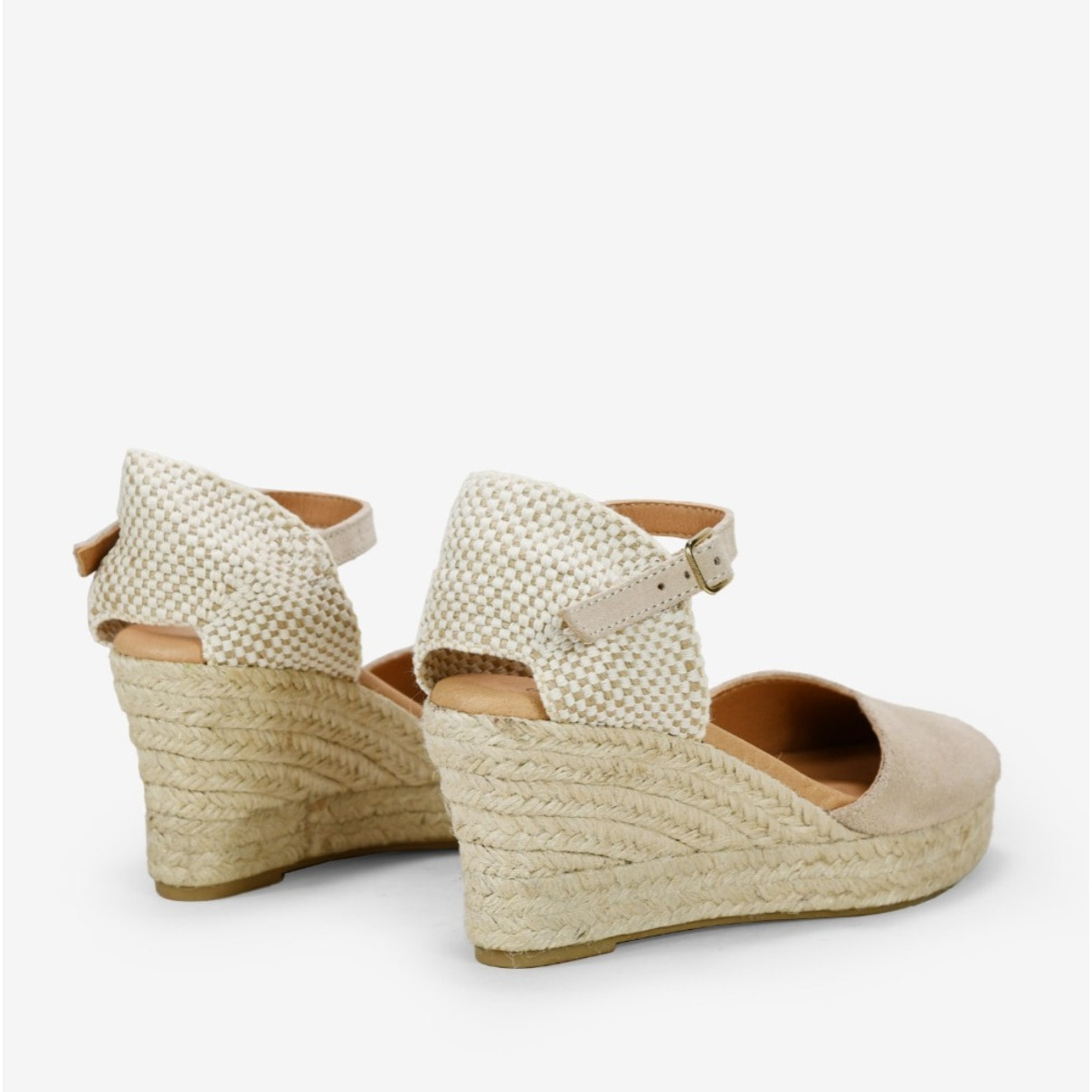 Alpargatas de piel beige con cuña de esparto