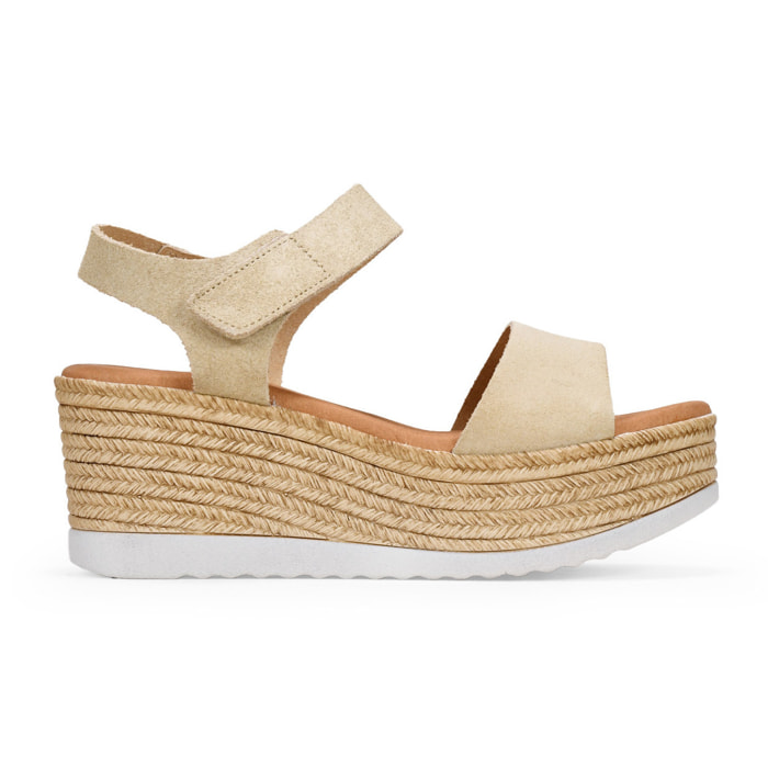 Sandalias de piel taupe con cuña efecto esparto