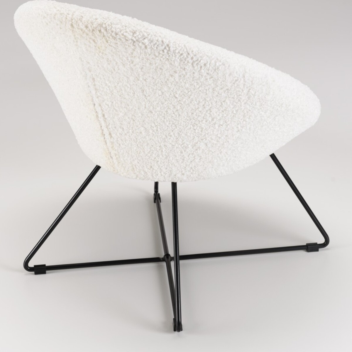 AGATHE - Fauteuil tissu bouclette blanc pieds croisés métal noir