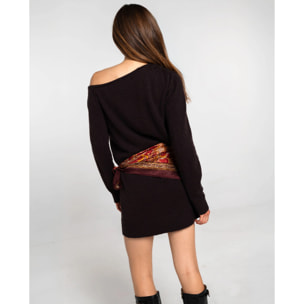 Vestido de punto elástico con flecos y corte ajustado