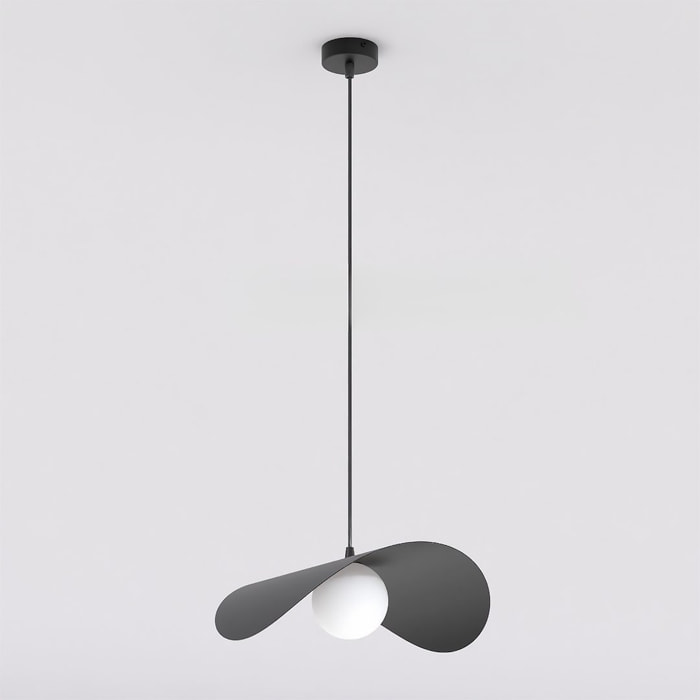 Lampada a sospensione Ritual con diffusore sferico in vetro e struttura nera