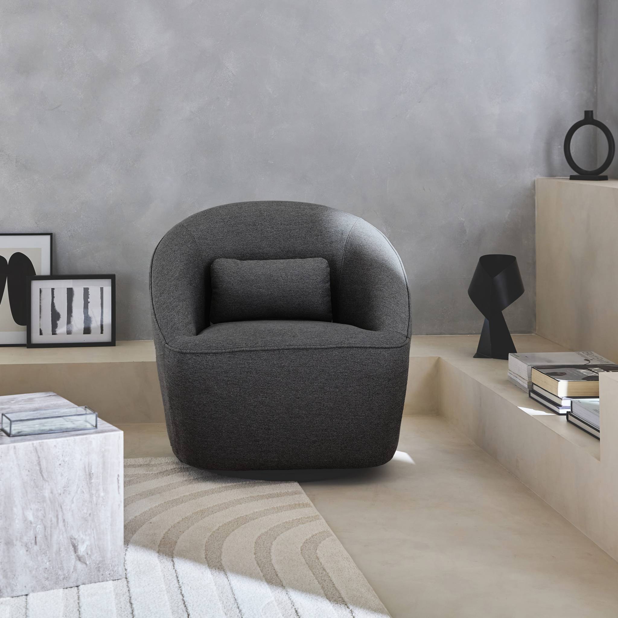 Fauteuil pivotant 360° en tissu gris foncé avec coussin. LANA L 80 x P 73 x H77cm