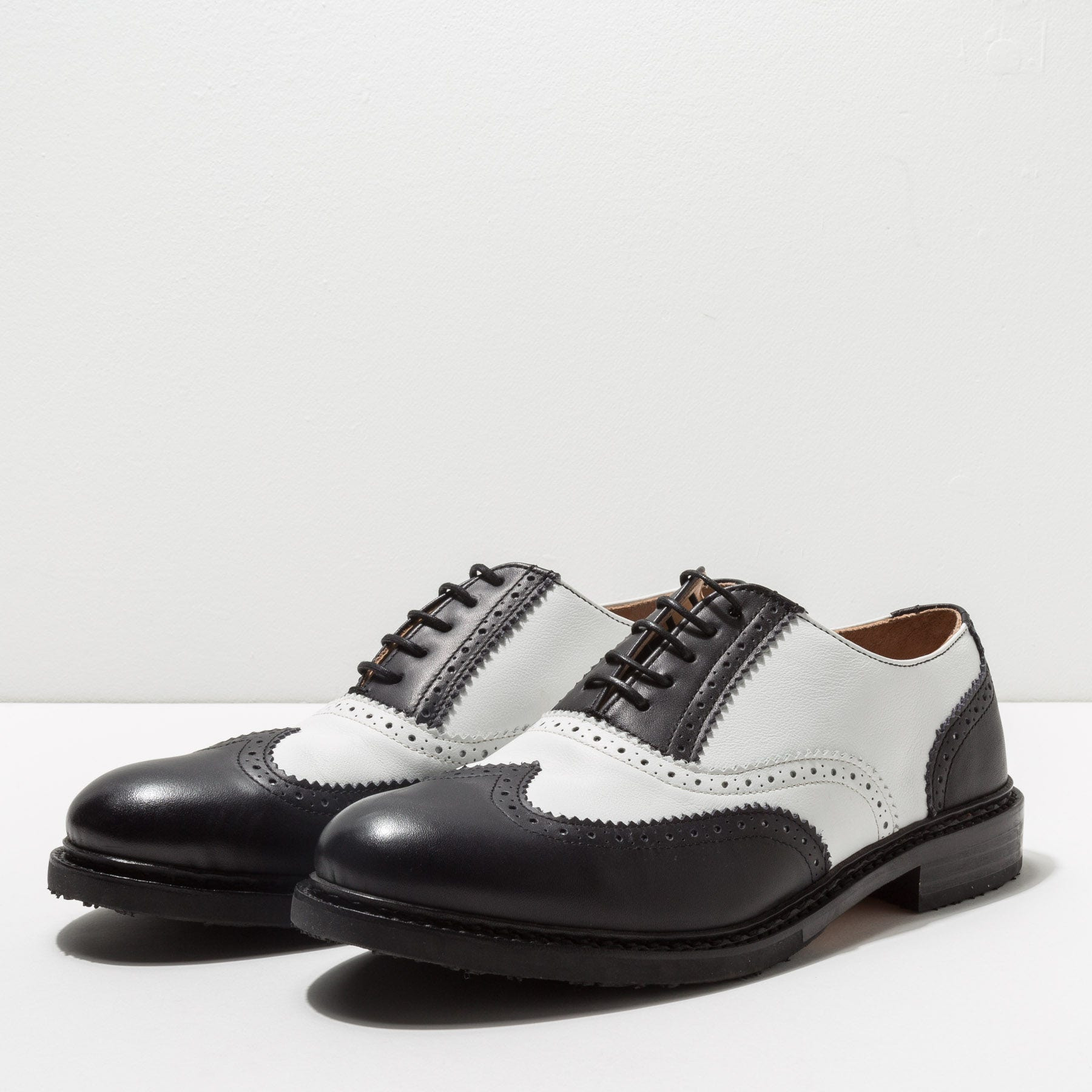 Zapatos S800 RESTORED SKIN EBONY-WHITE / KERNER color Ebony-white