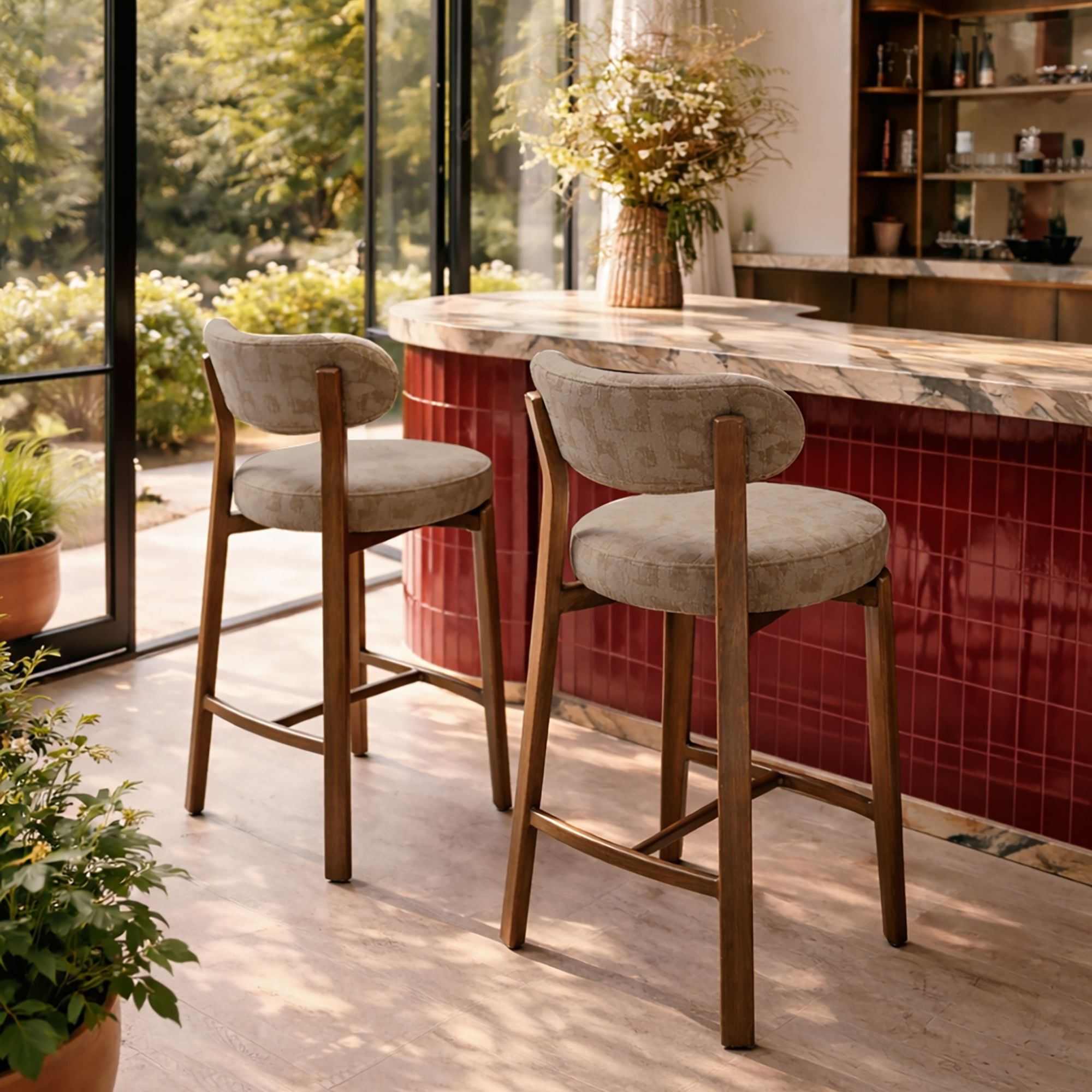 Lot de 2 chaises hautes de bar en tissu et bois taupe SUZIE