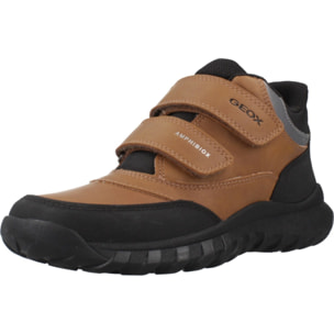 Zapatillas Niño de la marca GEOX  modelo J SIMBYOS BOY B ABX MARRON