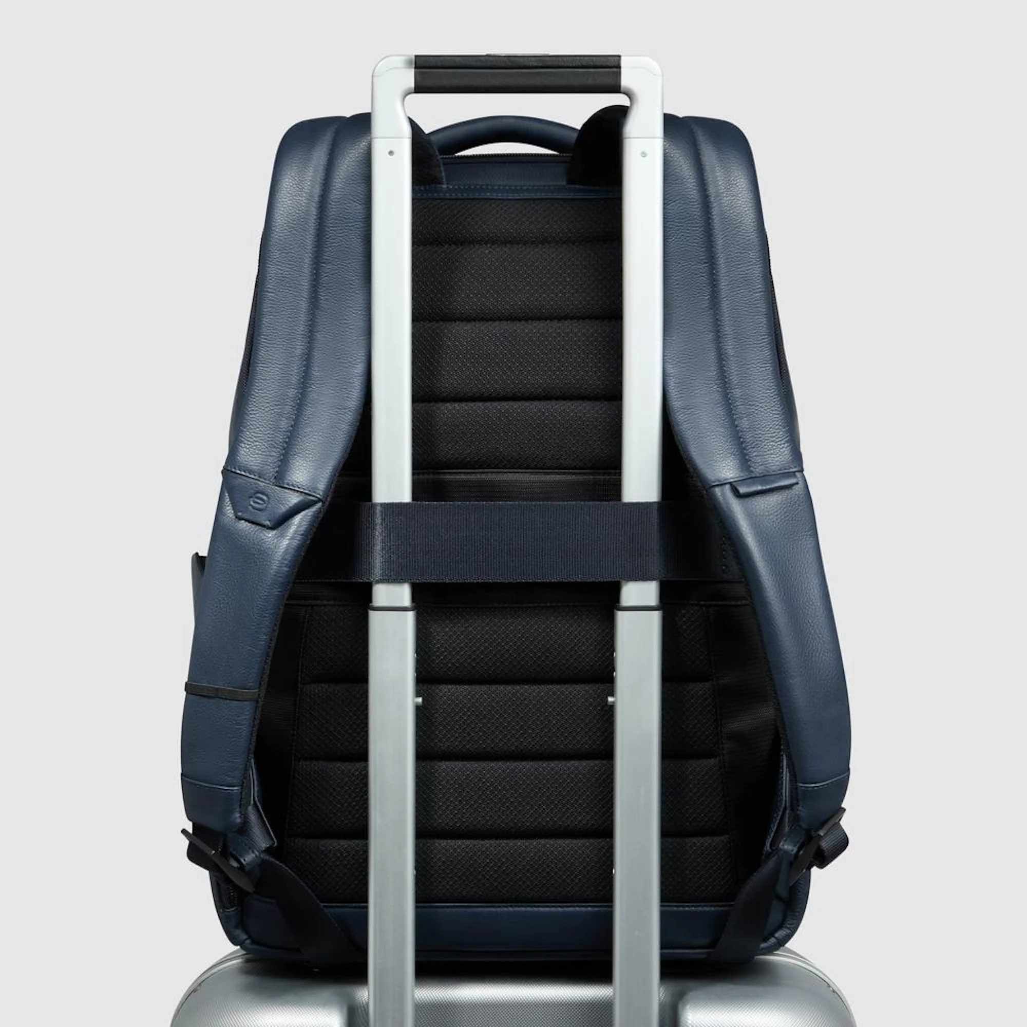 Piquadro Zaino porta pc e iPad® con tasca per Piquadro Smart Tracker, protezioni antiurto e RFID