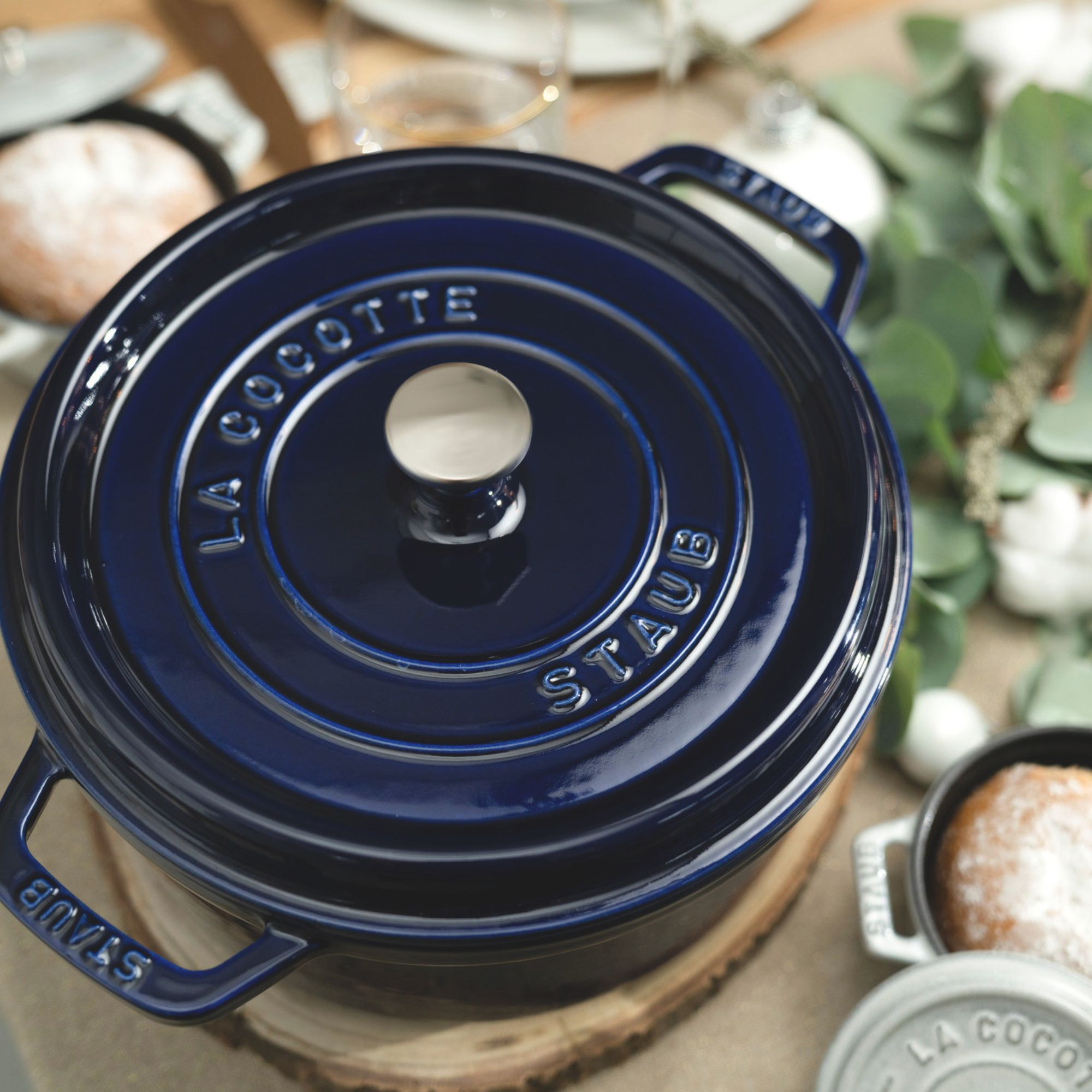 Cocotte 24 cm, Rond(e), Bleu intense, Fonte