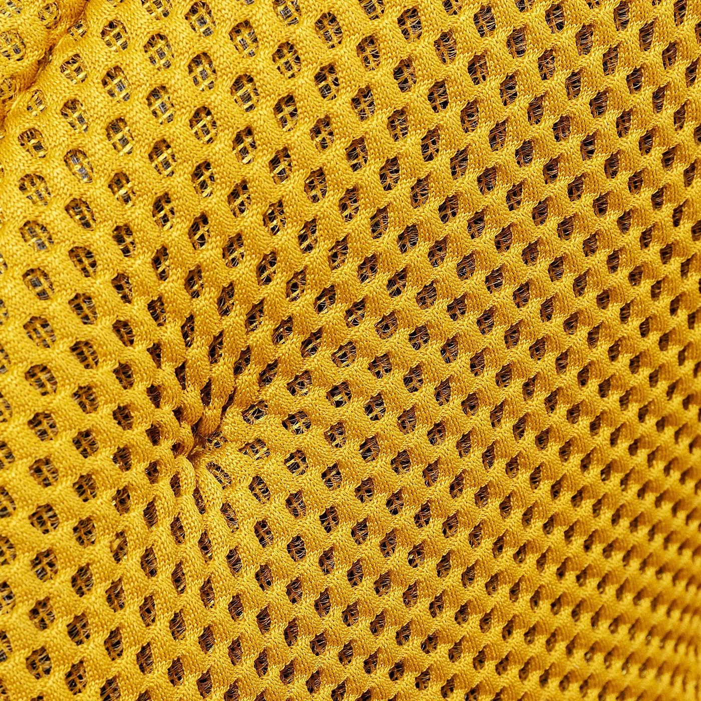 Chaise avec accoudoirs pivotante Carlito Mesh jaune Kare Design