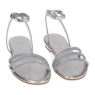 Sandalias bajas plateadas en laminado con piedras