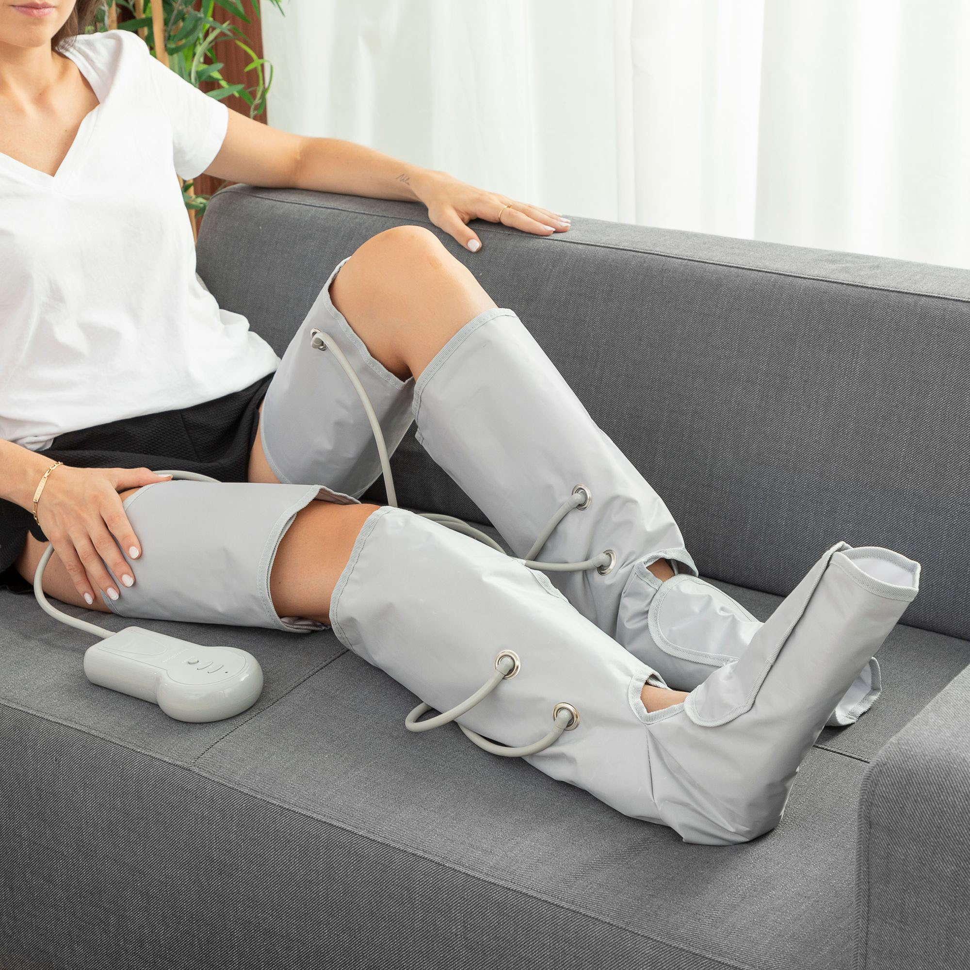 Massaggiatore per gambe a compressione d'aria InnovaGoods - grigio - 50x0,5x60 cm