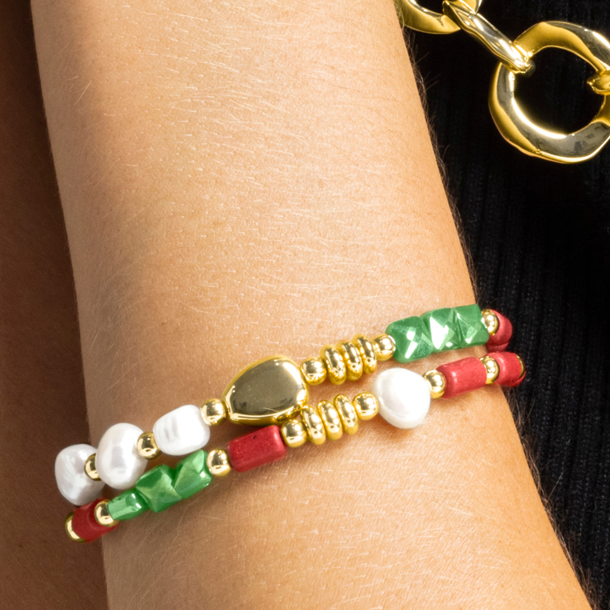 Pulsera con Perla Blanca acabado oro 18k
