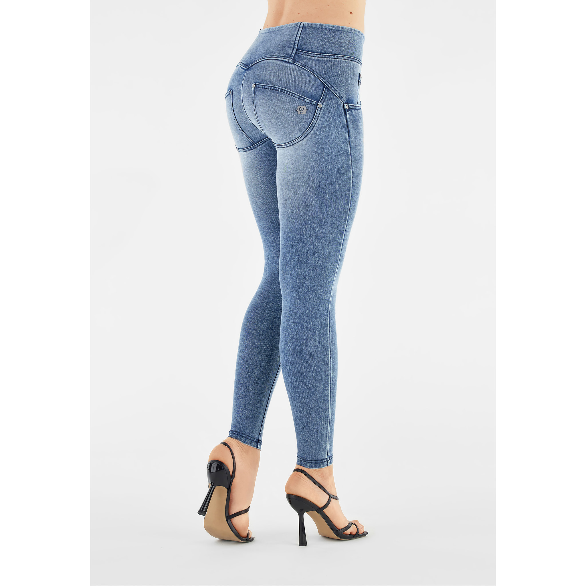 Jeans push up WR.UP® vita media denim ecologico effetto used