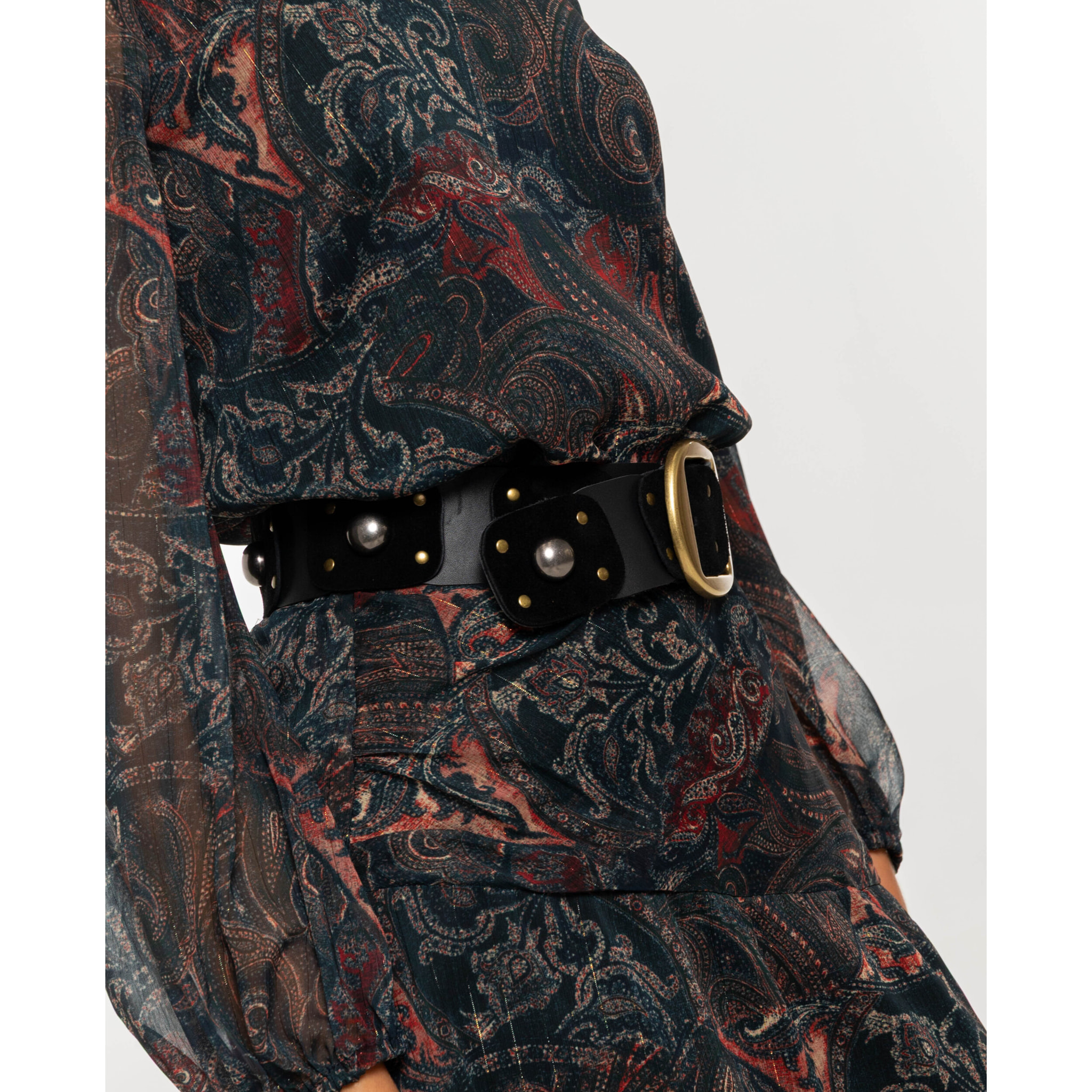 Cinturón de ante y cuero con tachuelas de mujer