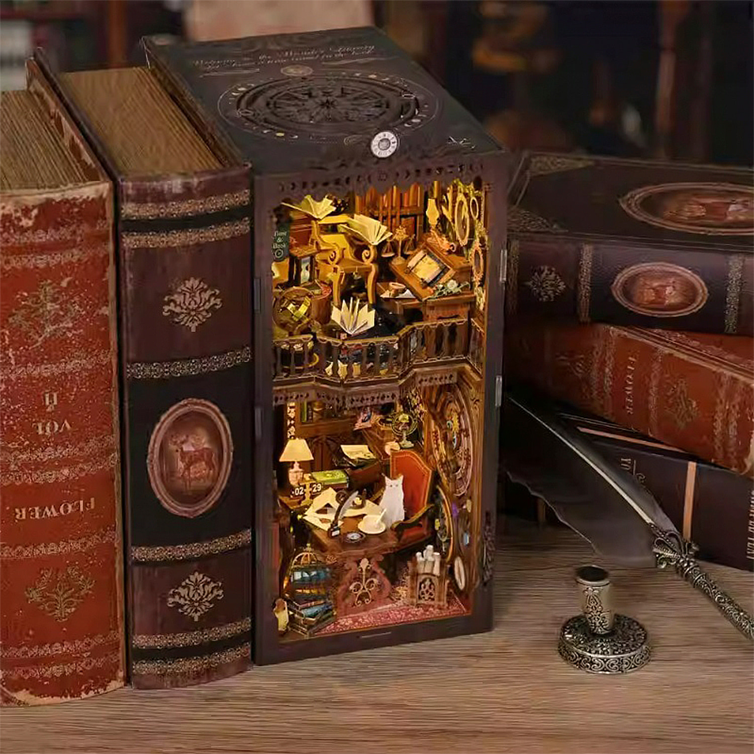 Biblioteca de las Maravillas. Book Nook de madera, diseño 3D realista con gran detalle, cubierta y luces led.