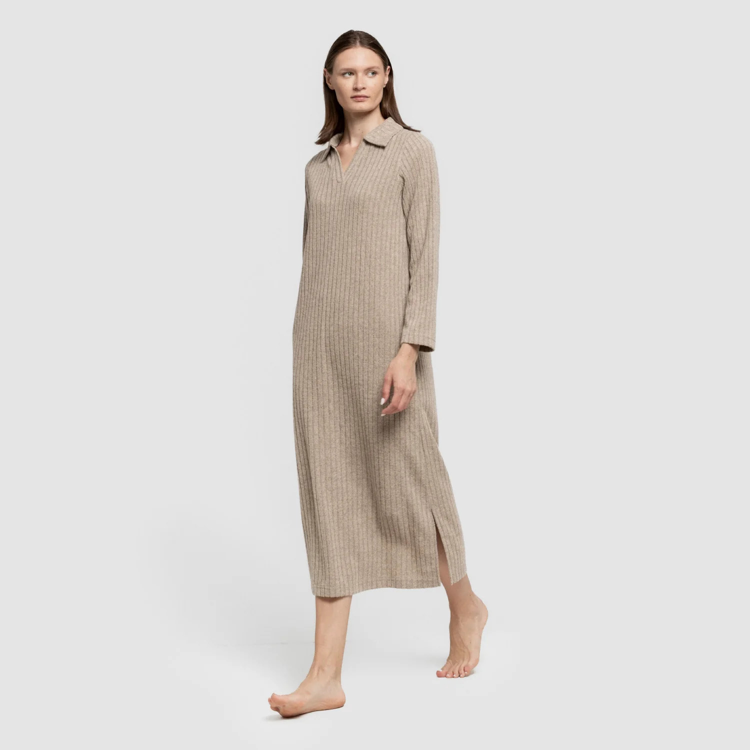 Vestido largo manga larga solapa 4x2 canalé mujer beige