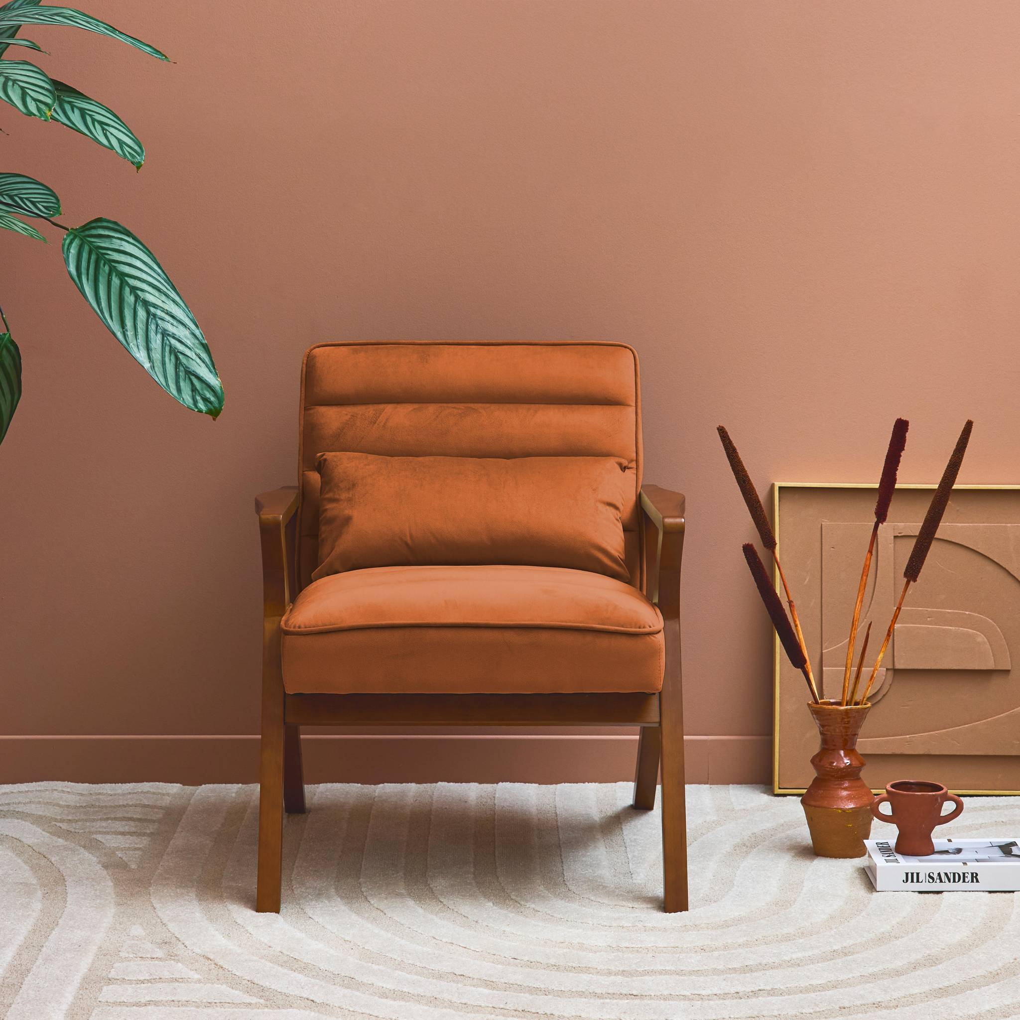 Fauteuil scandinave bois d'hévéa et velours terracotta