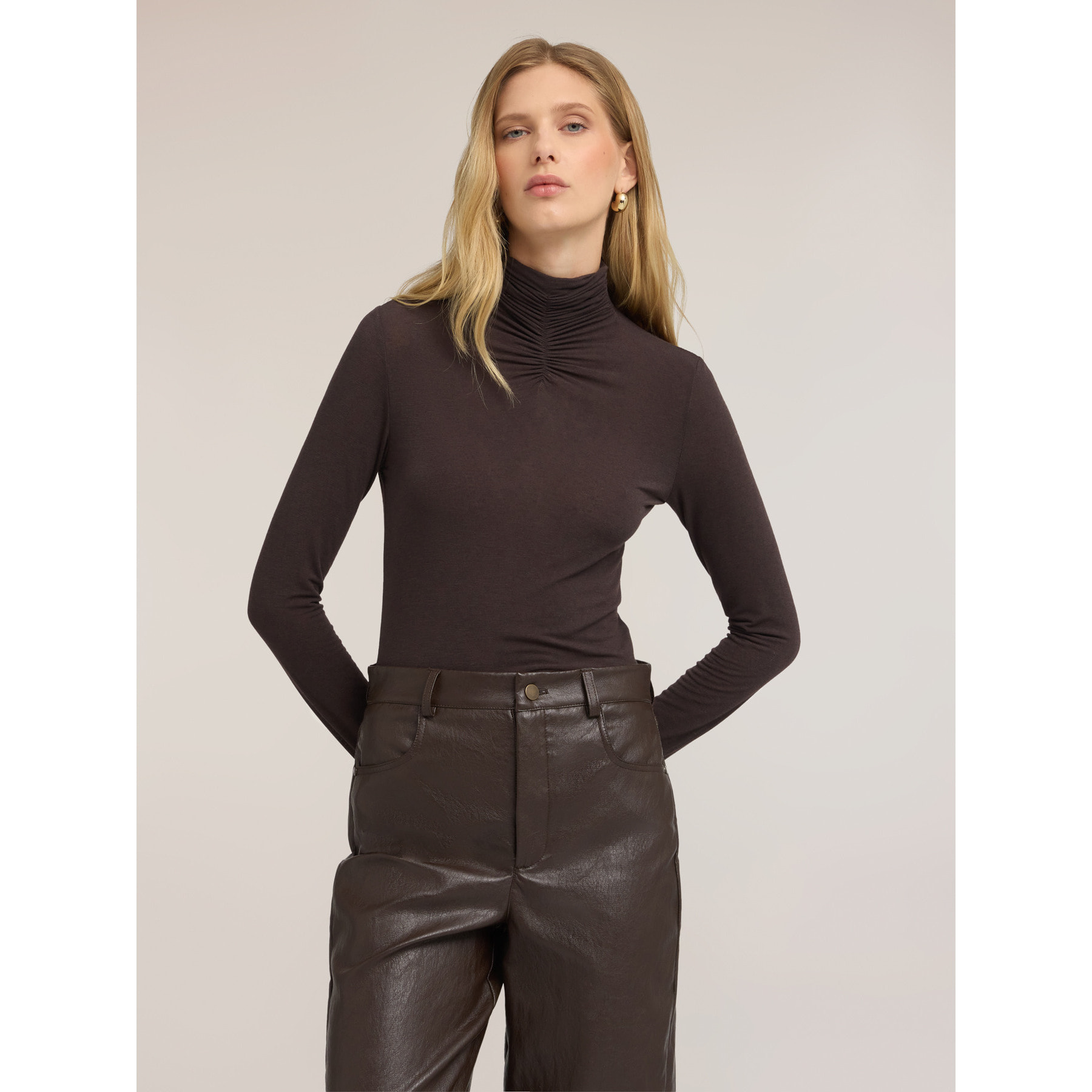 Motivi - T-shirt dolcevita misto cashmere - Marrone