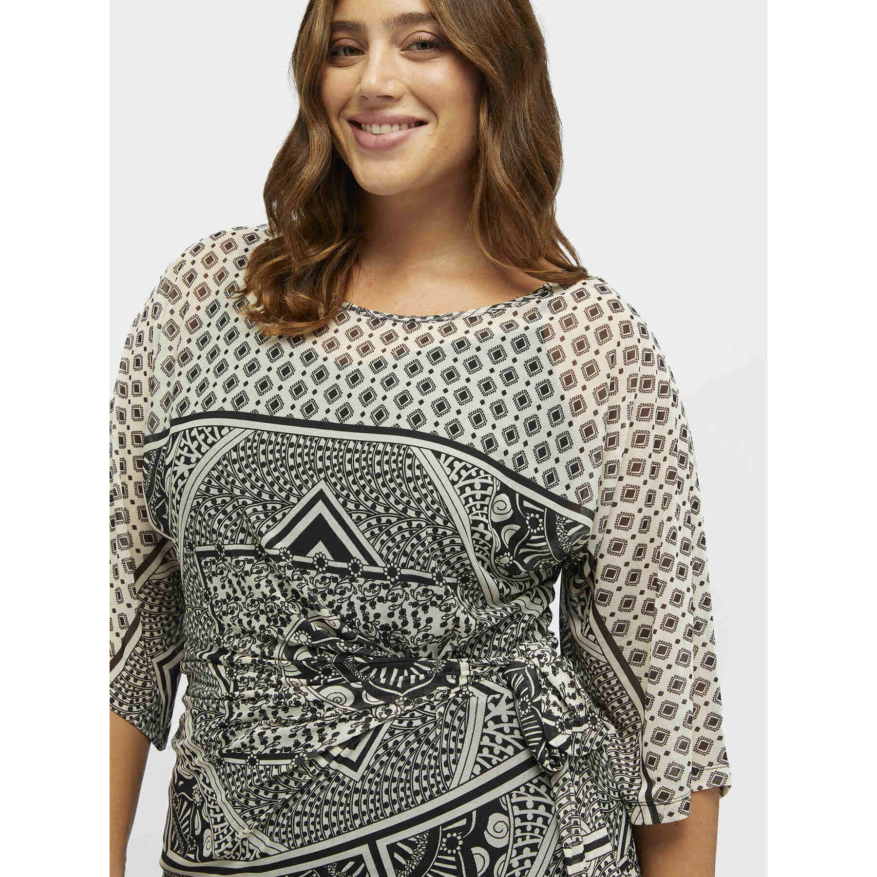 Fiorella Rubino - T-shirt in tulle stampa bandana - Nero