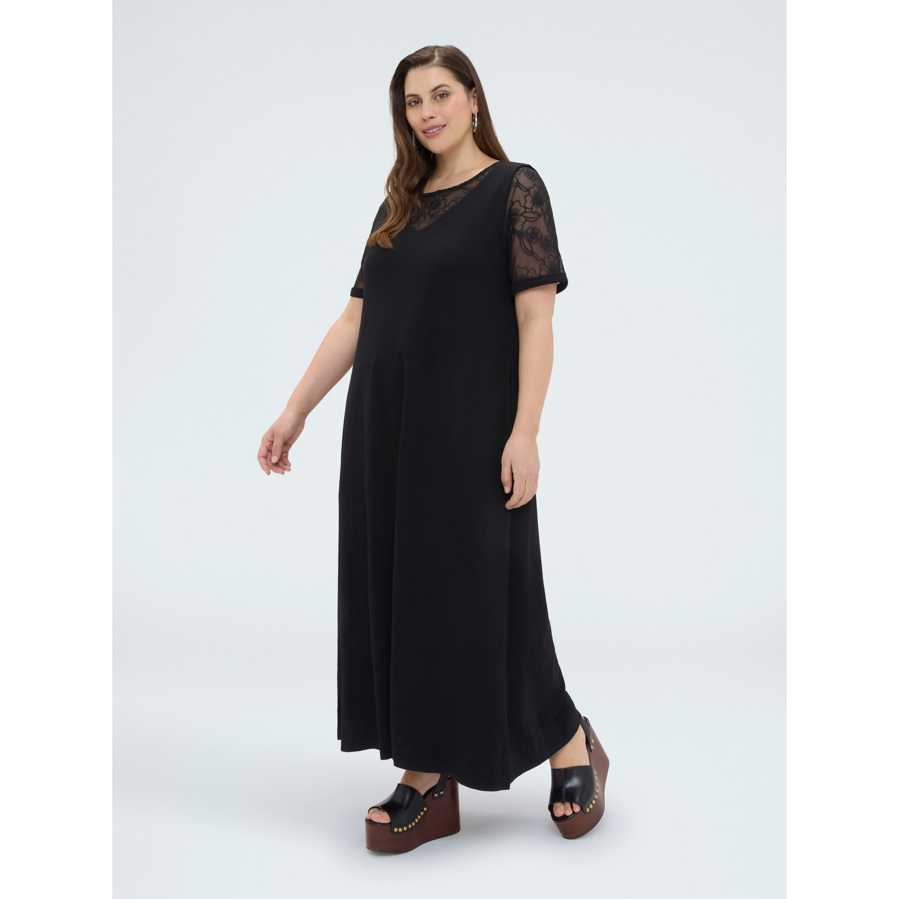 Fiorella Rubino - Vestido línea A largo con detalles florales - Negro