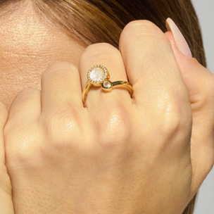 Anillo con Madreperla Blanca acabado oro 18k