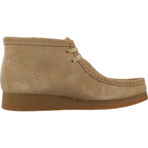 Botines Mujer de la marca CLARKS  modelo WALLABEEEVOBT Light Brown